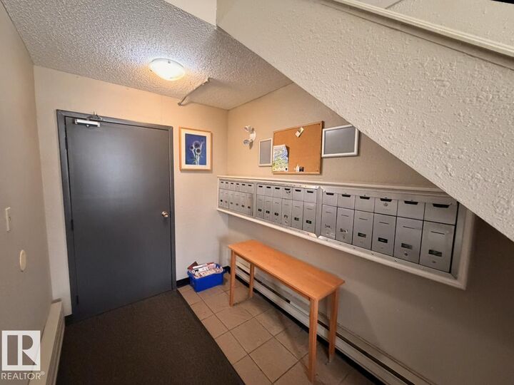 Photo de la propriété:  10604 110 Avenue NW 105  AB T5H 4C7 