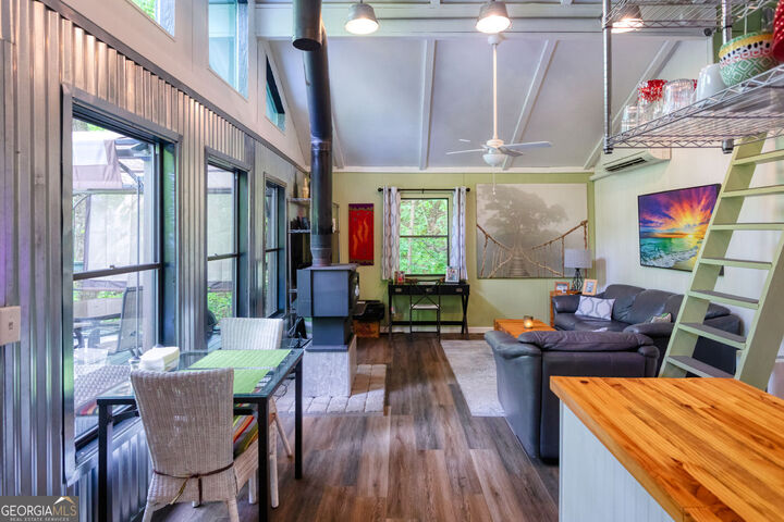 Property Photo:  787 Glenns Drive  GA 30571 
