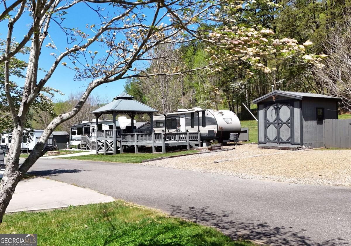 Property Photo:  98 Heavenly Drive  GA 30512 