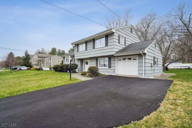 Property Photo:  92 Summit Ct  NJ 07090 