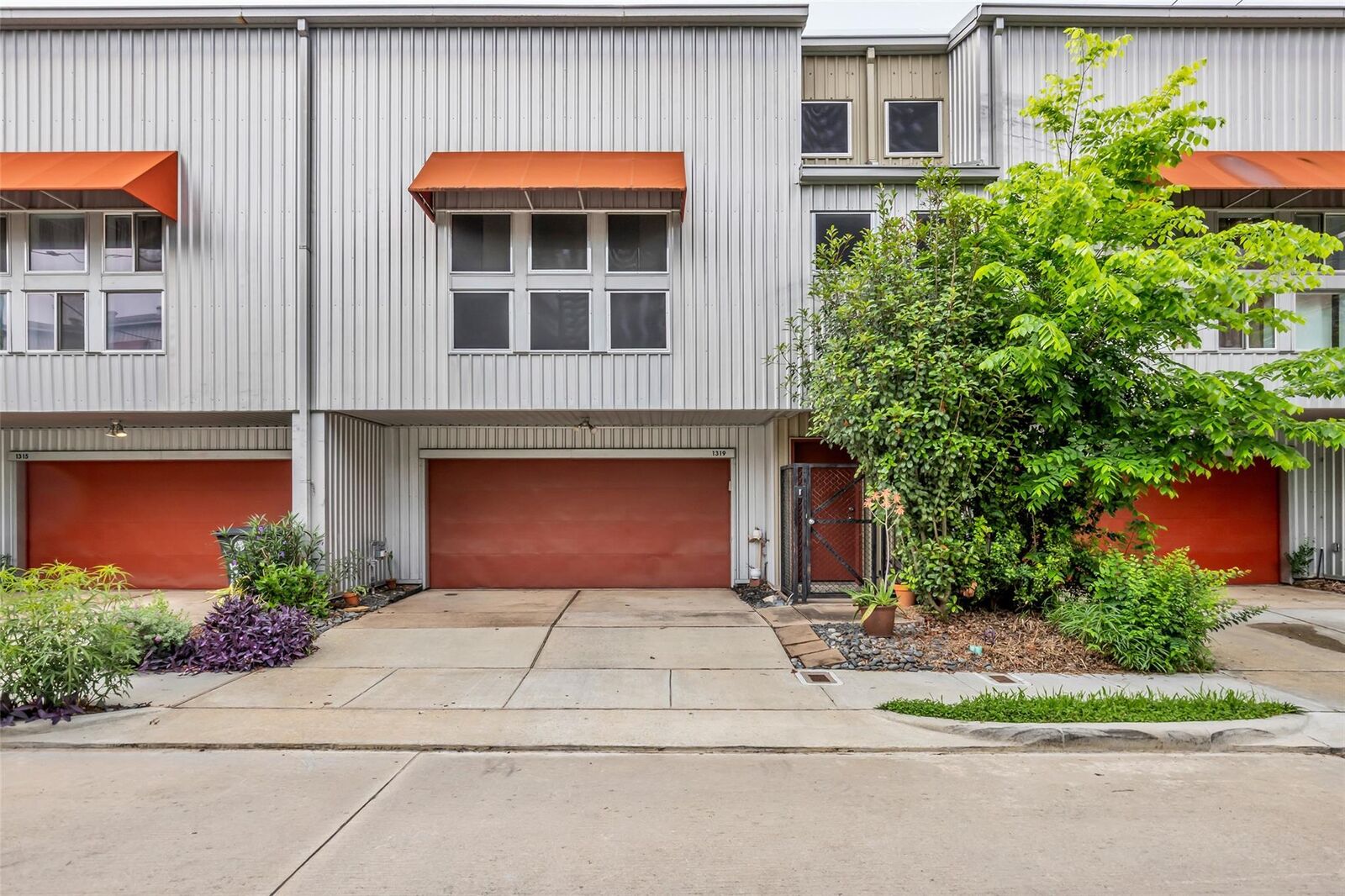 Property Photo:  1319 Arthur Street  TX 77019 
