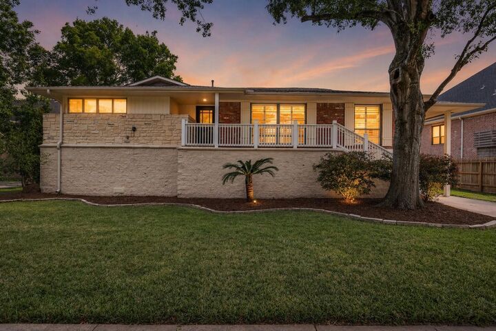 Property Photo:  4715 Braesvalley Drive  TX 77096 