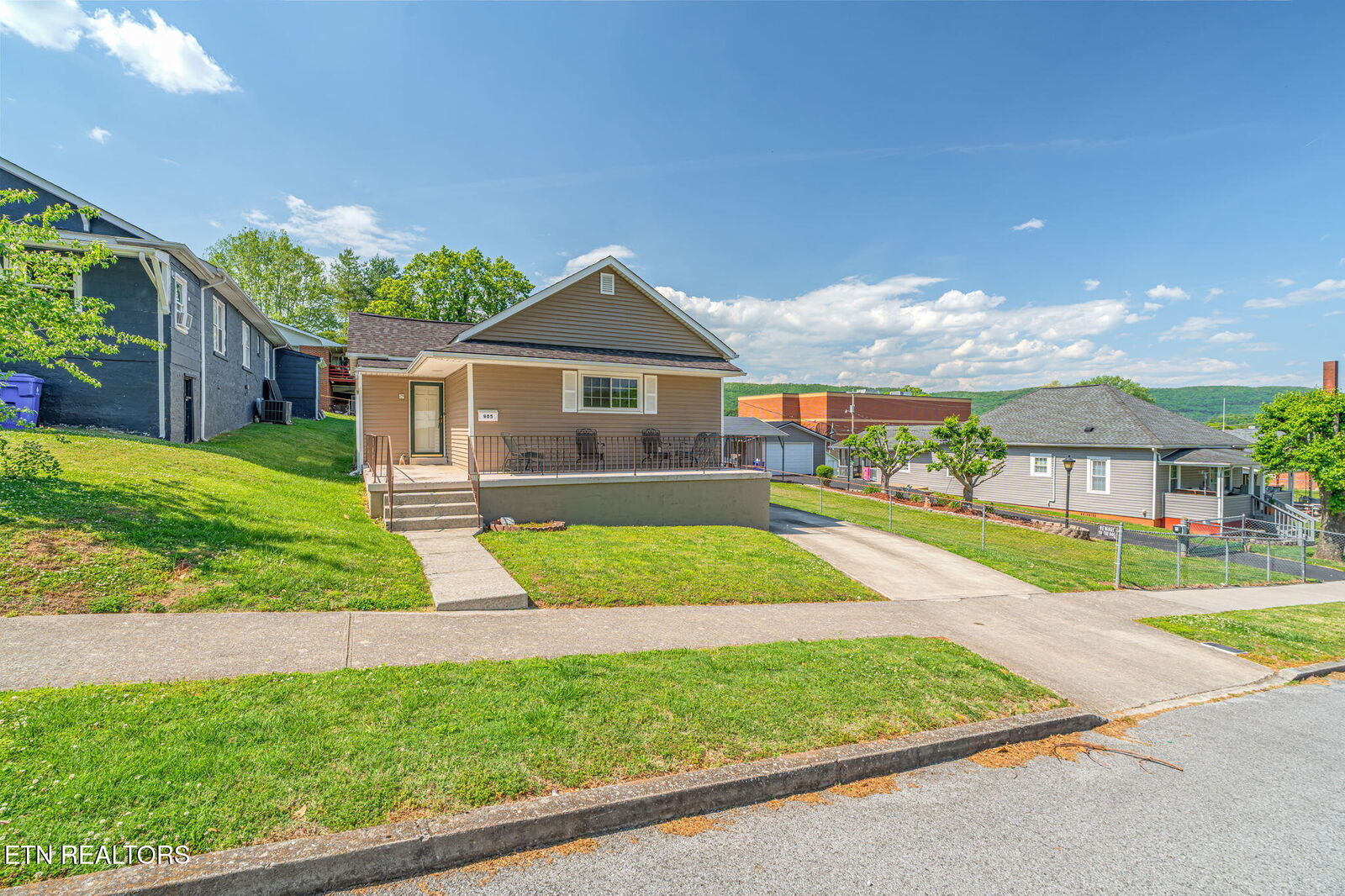 Property Photo:  905 Cumberland St  TN 37748 