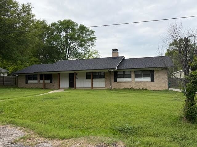 Property Photo:  706 Beverly Dr  TX 75633 