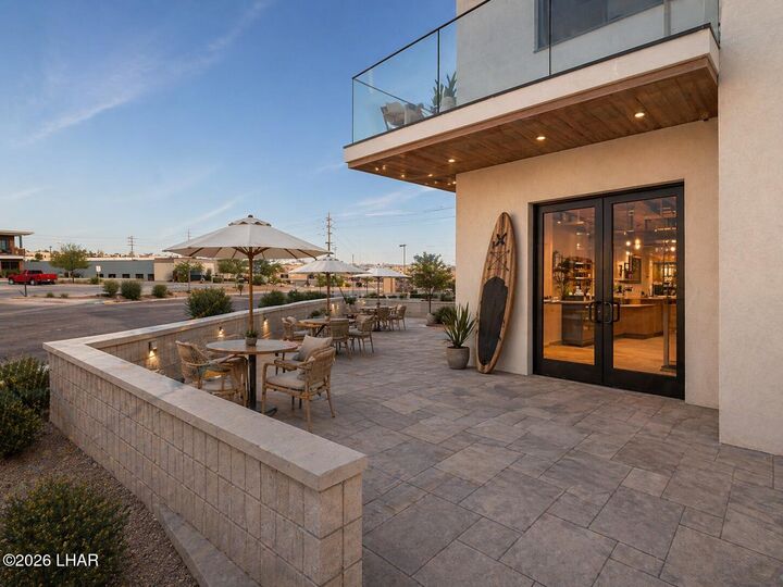 Property Photo:  130 Park Ave A103  AZ 86403 