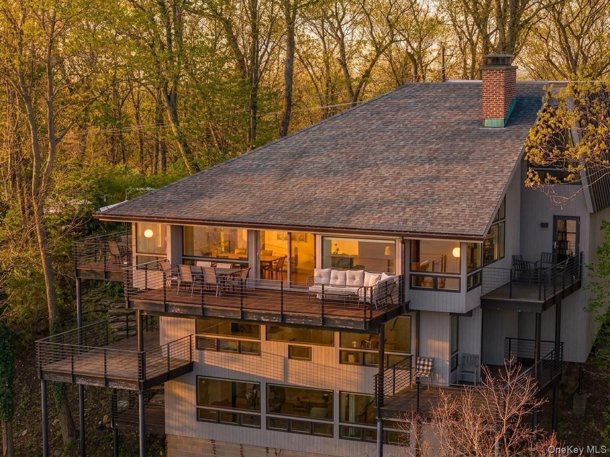 Property Photo:  33 Tweed Boulevard  NY 10960 