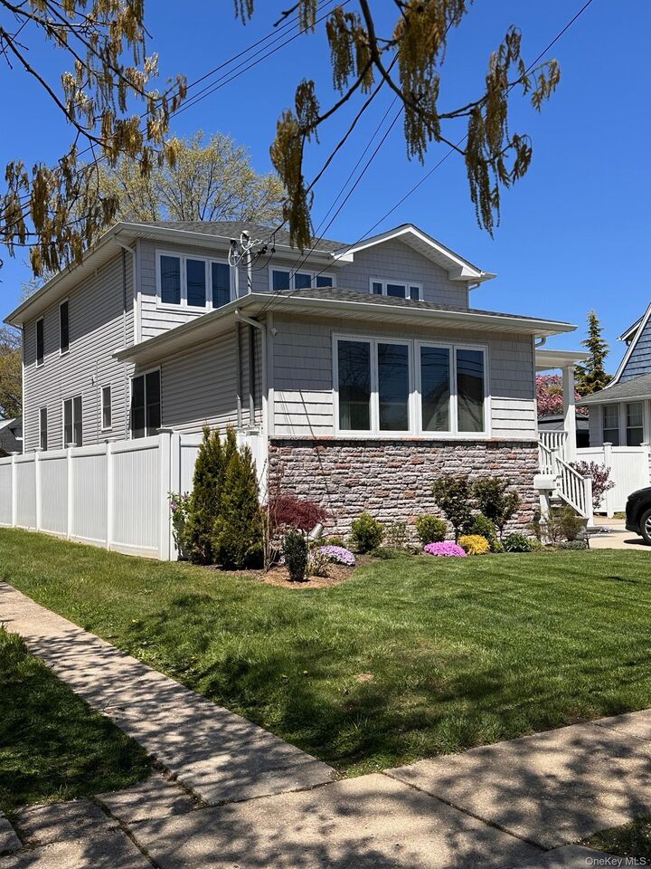 Property Photo:  84 Commonwealth Avenue  NY 11566 