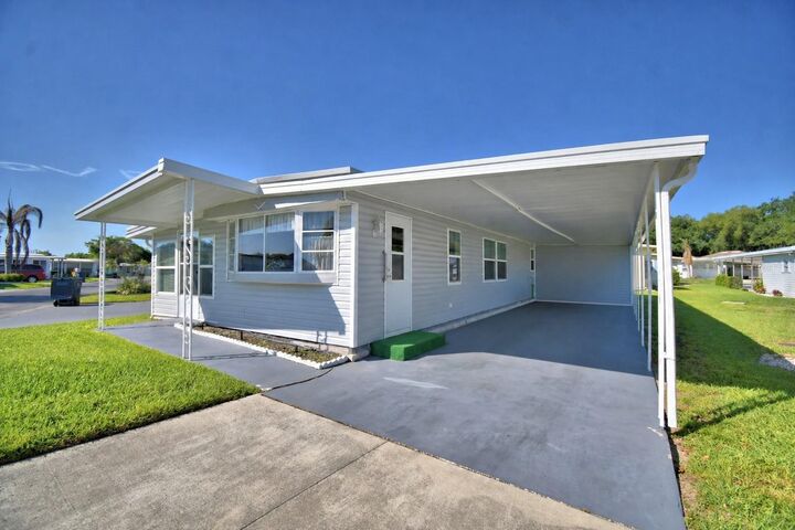 Property Photo:  117 Holiday Lane  FL 33823 