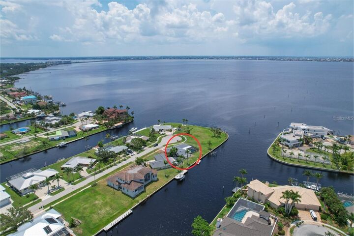 Property Photo:  258 Beeney Road SE  FL 33952 