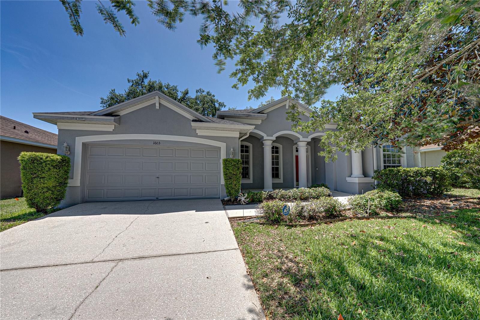Property Photo: 1603 Grand Heritage Boulevard FL 33594