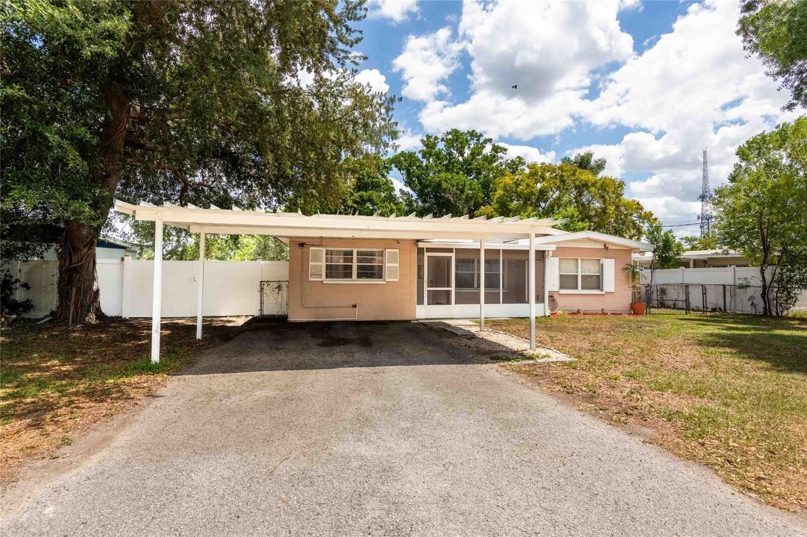 Property Photo:  7003 N Howard Avenue  FL 33604 