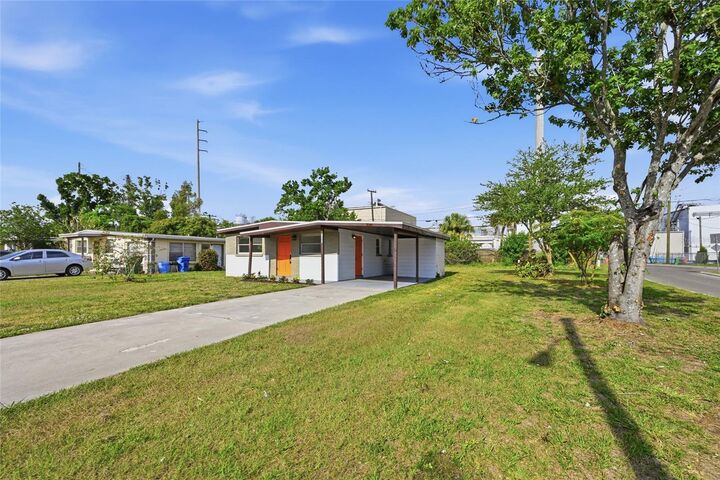 Property Photo:  1302 14th Street E  FL 34208 