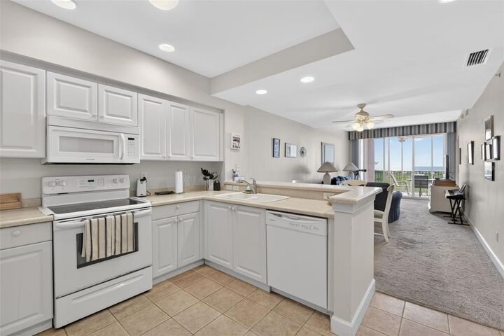 Property Photo:  3191 Matecumbe Key Road 304  FL 33955 