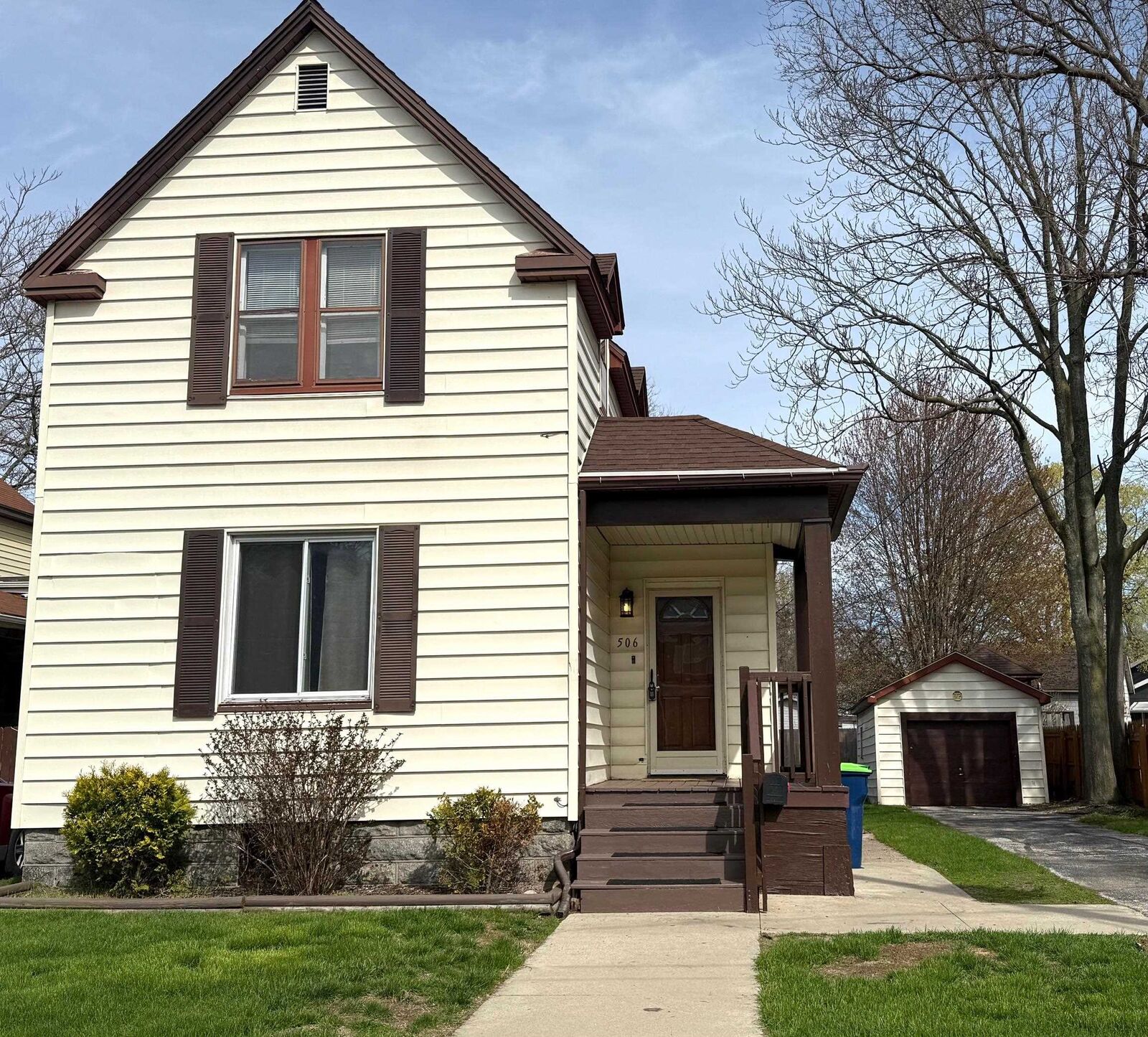 Property Photo:  506 Litchfield Street  MI 48706 