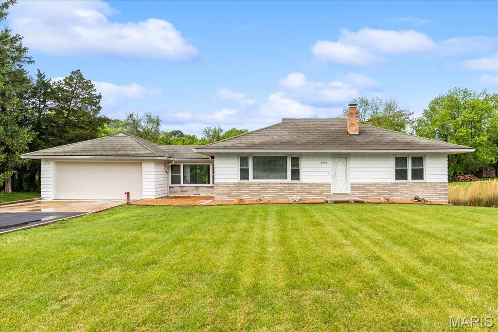 Property Photo: 3951 Highland Road IL 62208