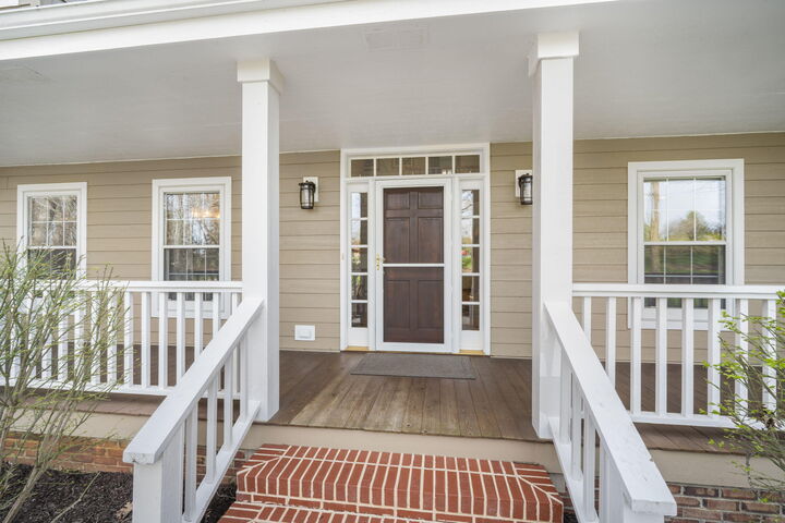 Property Photo:  1622 Moonlit Dr  WI 53076 