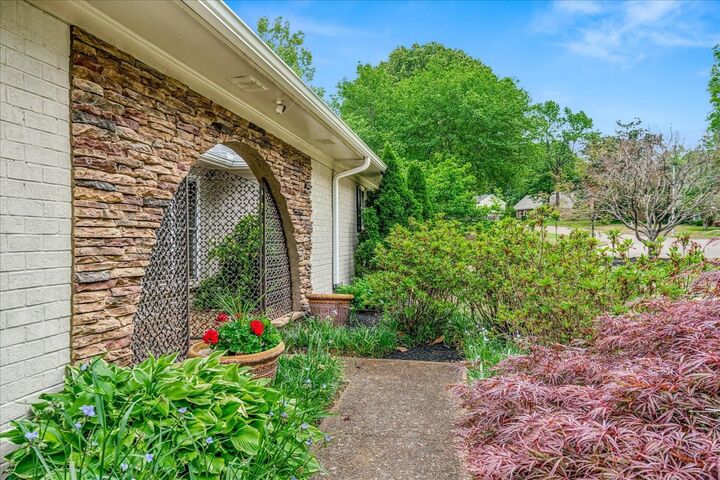 Property Photo: 2261 Cornwall St TN 38138