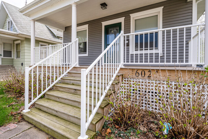 Property Photo:  602 Howard Avenue  MI 49085 