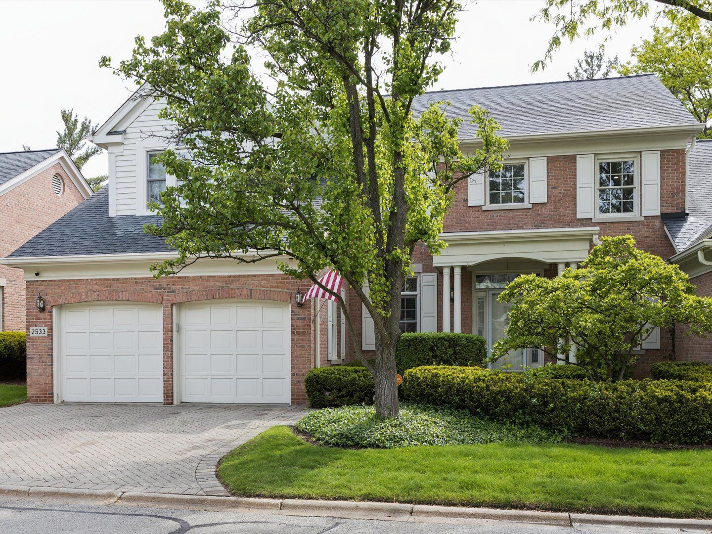 Property Photo:  2533 E Chesapeake Place  IL 60154 