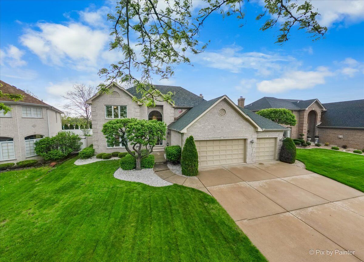 Property Photo:  958 W Stonehedge Drive  IL 60101 