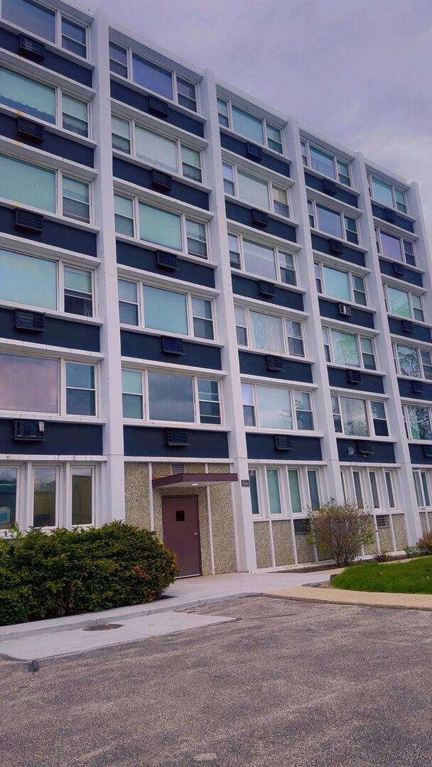 Property Photo:  