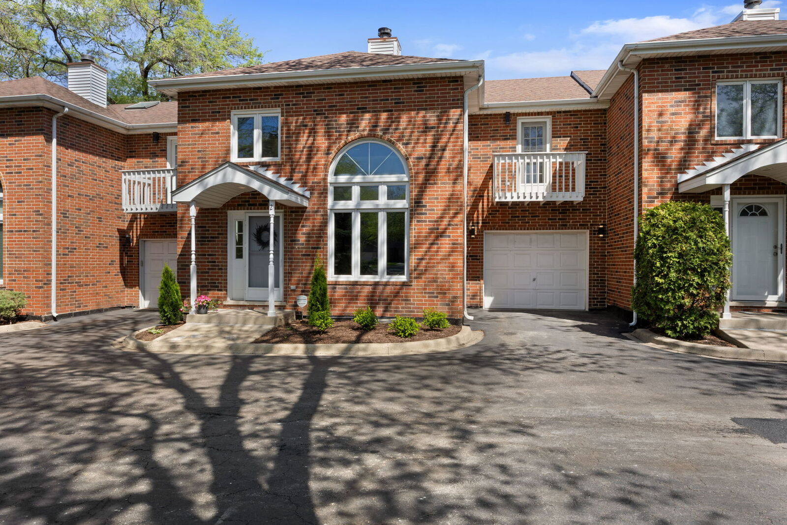 Property Photo:  4916 Main Street 2  IL 60532 