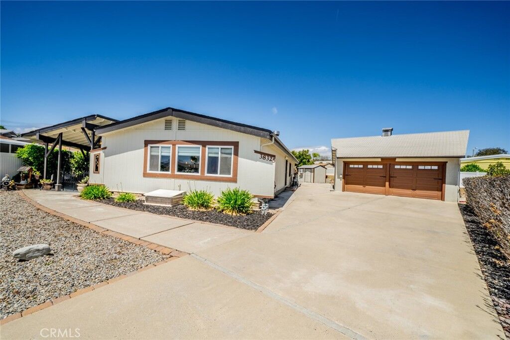 Property Photo:  38325 Via Ventoso  CA 92563 