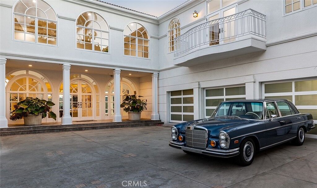 Property Photo:  759 Foxkirk  CA 91206 