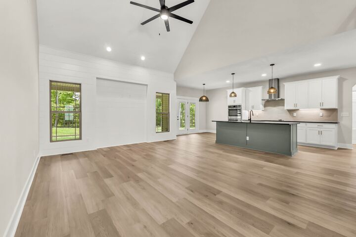 Property Photo: 412 N Starwood Ct TN 37042