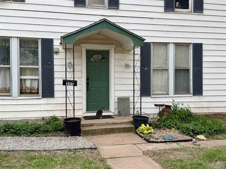 Property Photo:  205 E Aspen Ave  OK 73766 