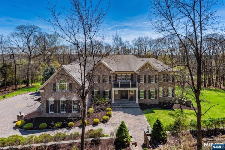 Property Photo:  3 Quarterhorse  NJ 07871 