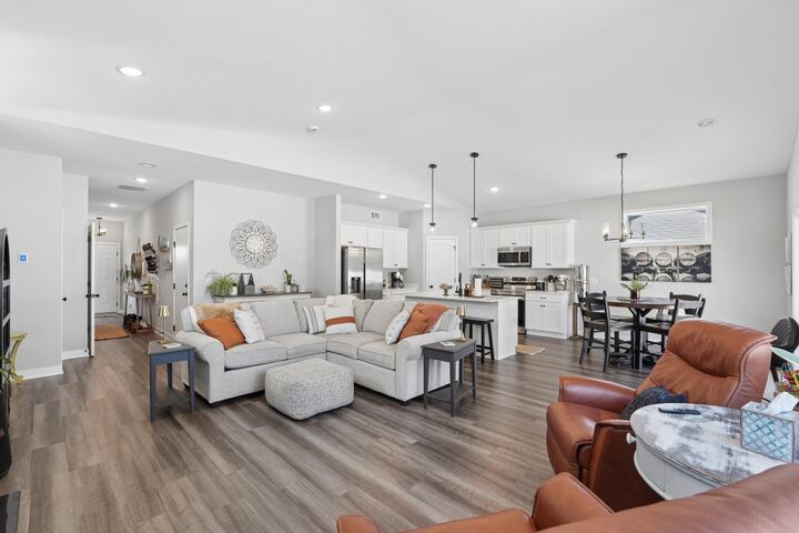 Property Photo: 1305 Violet Street WI 54017