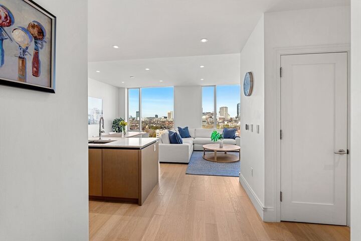 Property Photo:  380 Harrison Avenue 14  G  MA 02118 