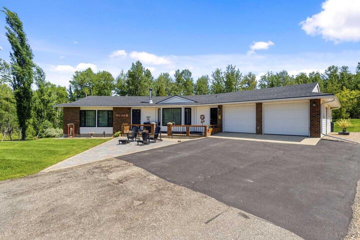 114052 Township Road 592B — photo 1