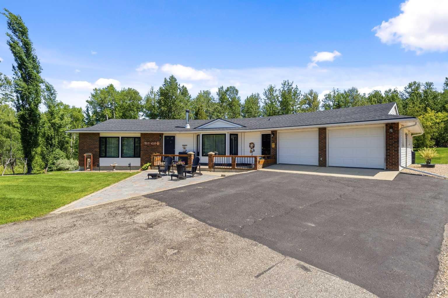 Property Photo: 114052 Township Road 592B AB T7S 1N8