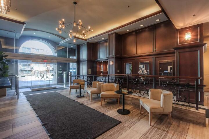 Property Photo: 817 15 Avenue SW 1107 AB T2R 0H8