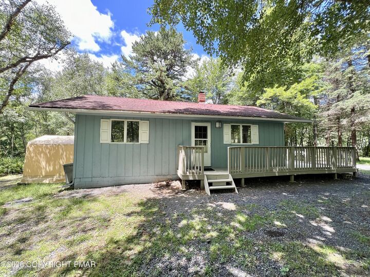 Property Photo:  1575 Clover Road  PA 18334 