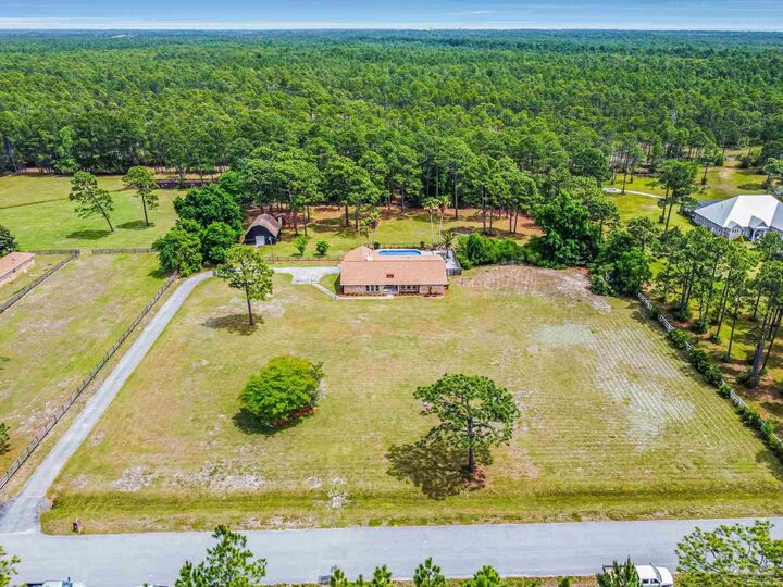 Property Photo:  3302 Nighthawk Ln  FL 32506 