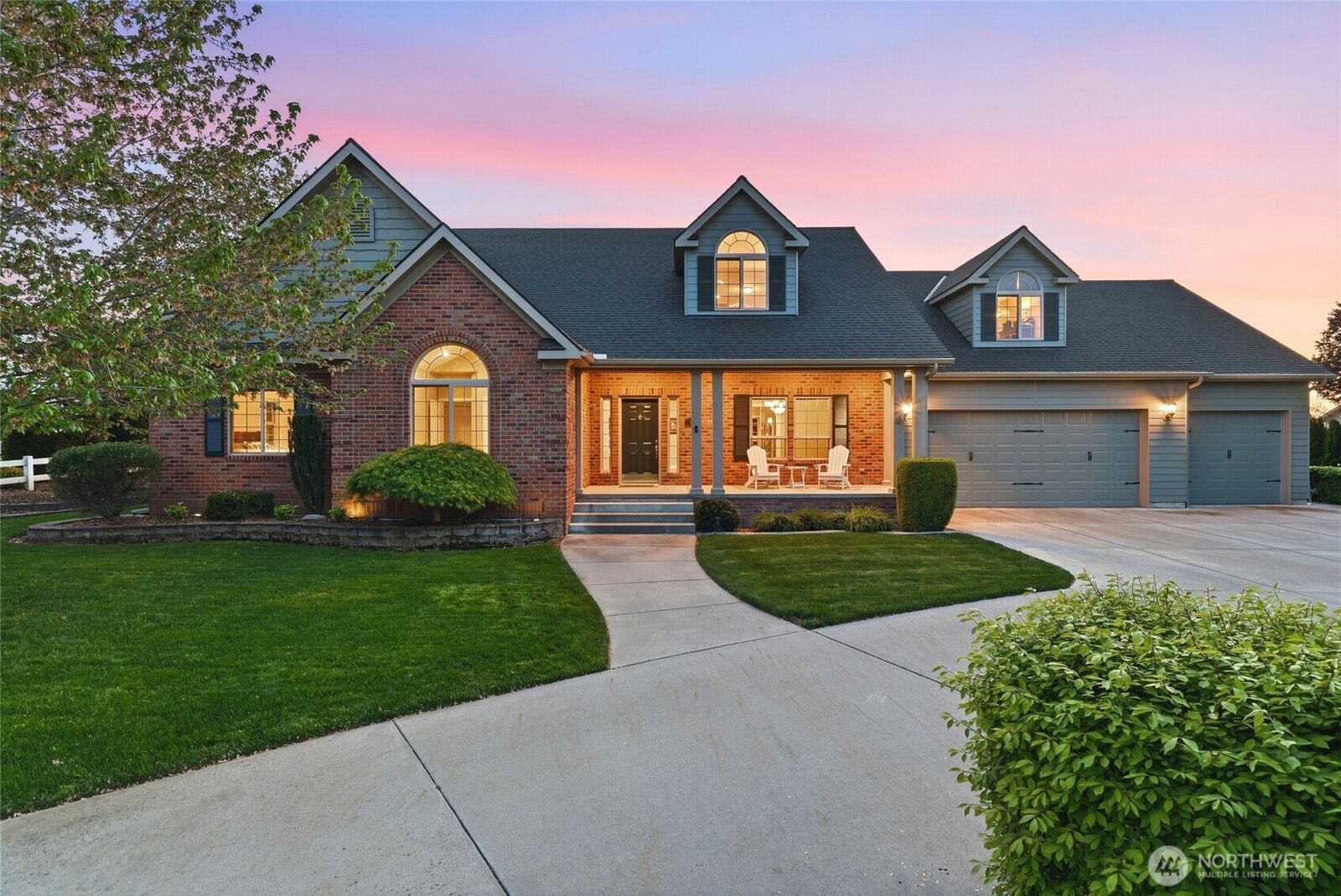 Property Photo:  1875 SE Sunflower Court  WA 99324 