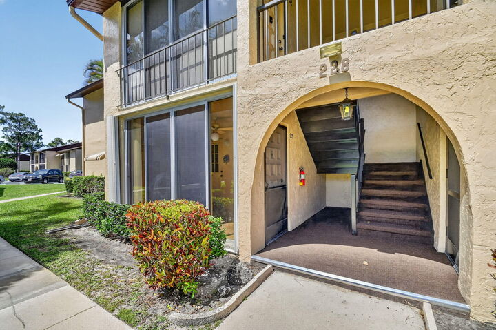 Property Photo:  228 Pine Hov Circle C-1  FL 33463 