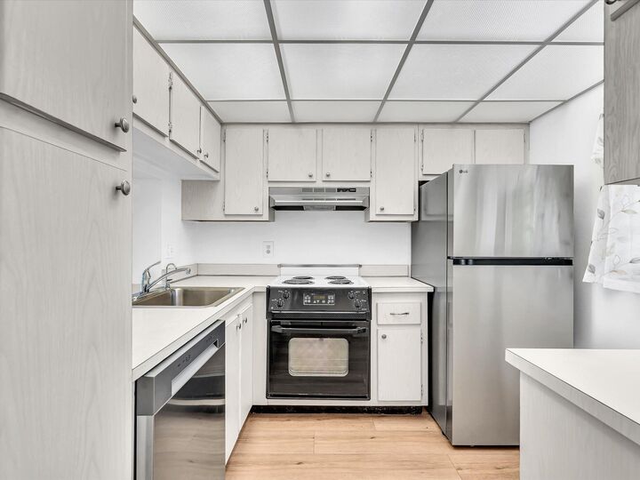 Property Photo:  9470 Poinciana Place 303  FL 33324 