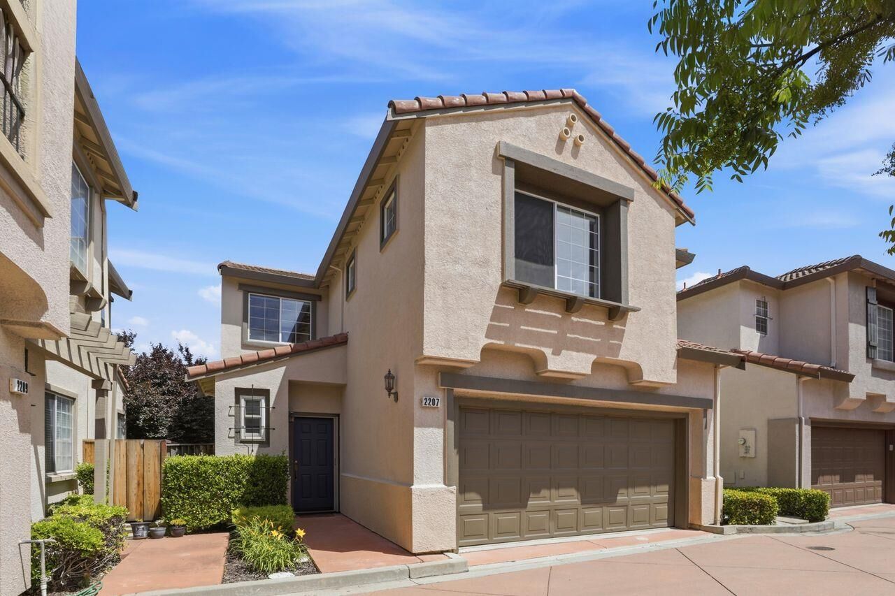 Property Photo:  2207 Gianera Street  CA 95054 