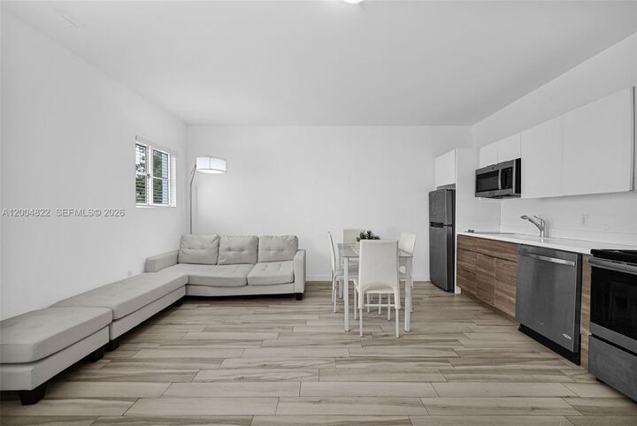 Property Photo:  1560 Meridian Ave 207  FL 33139 