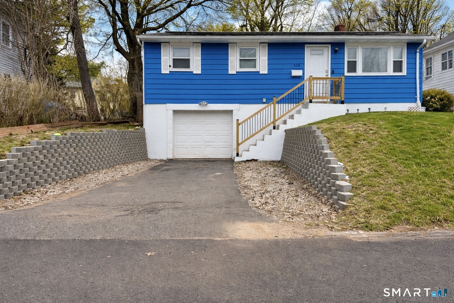 Property Photo:  150 View Street  CT 06450 