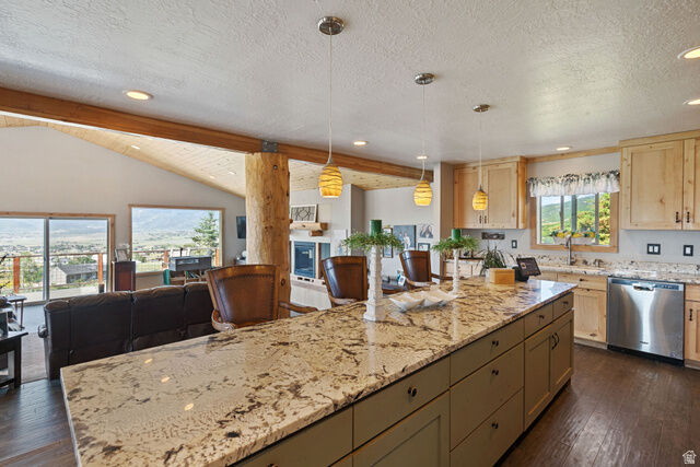 Property Photo: 9506 Silver Creek Rd UT 84098