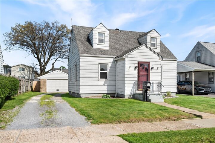 Property Photo:  1318 Pennsylvania Ave  PA 15065 