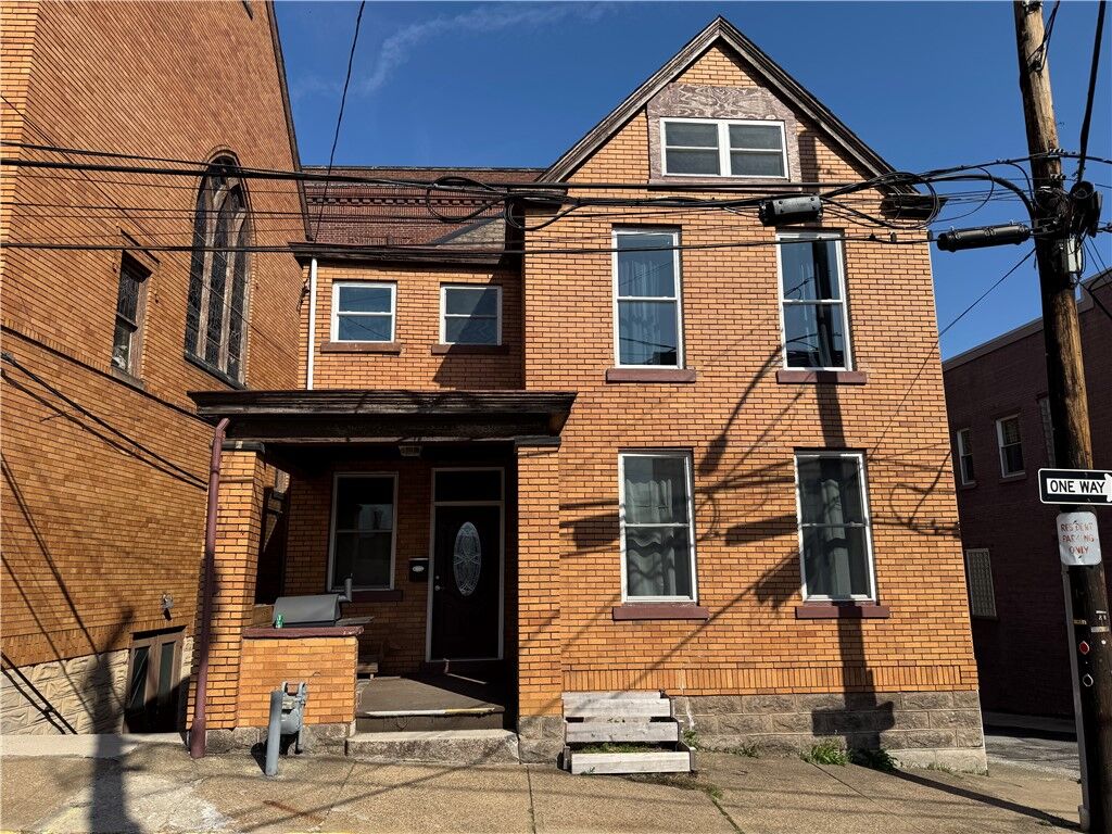Property Photo:  747 Chartiers Ave  PA 15136 