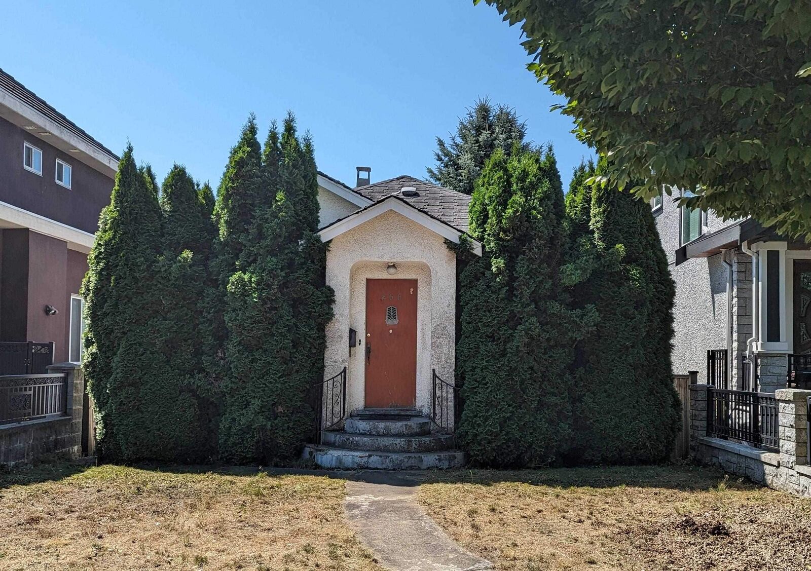 Property Photo: 266 E 49th Avenue BC V5W 2G5