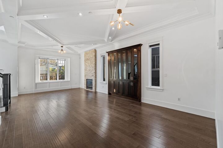 Property Photo: 831 E King Edward Avenue BC V5V 2E5