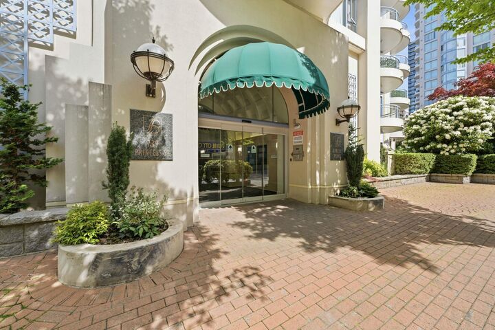 Property Photo: 739 Princess Street 1701 BC V3M 6V6